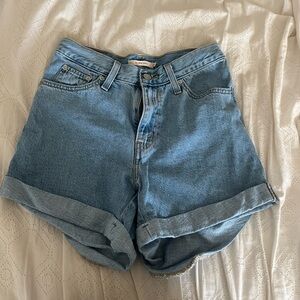 Levi shorts